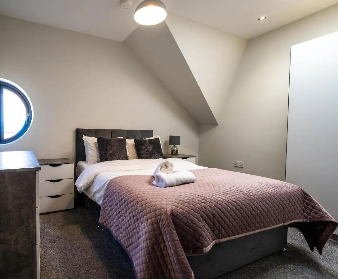 Three Bed Apartment Sleeps 5 In Botanic 贝尔法斯特 英国