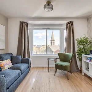  Apartment Queen's Hideaway