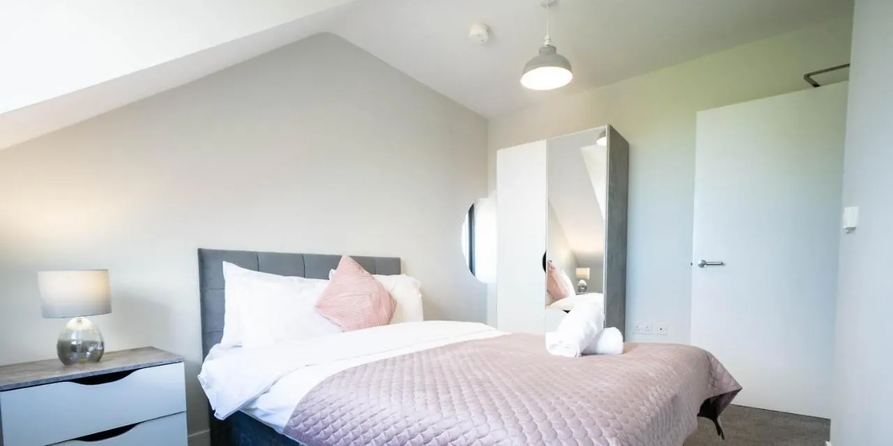 Three Bed Apartment Sleeps 5 In Botanic Belfast 0*,  United Kingdom