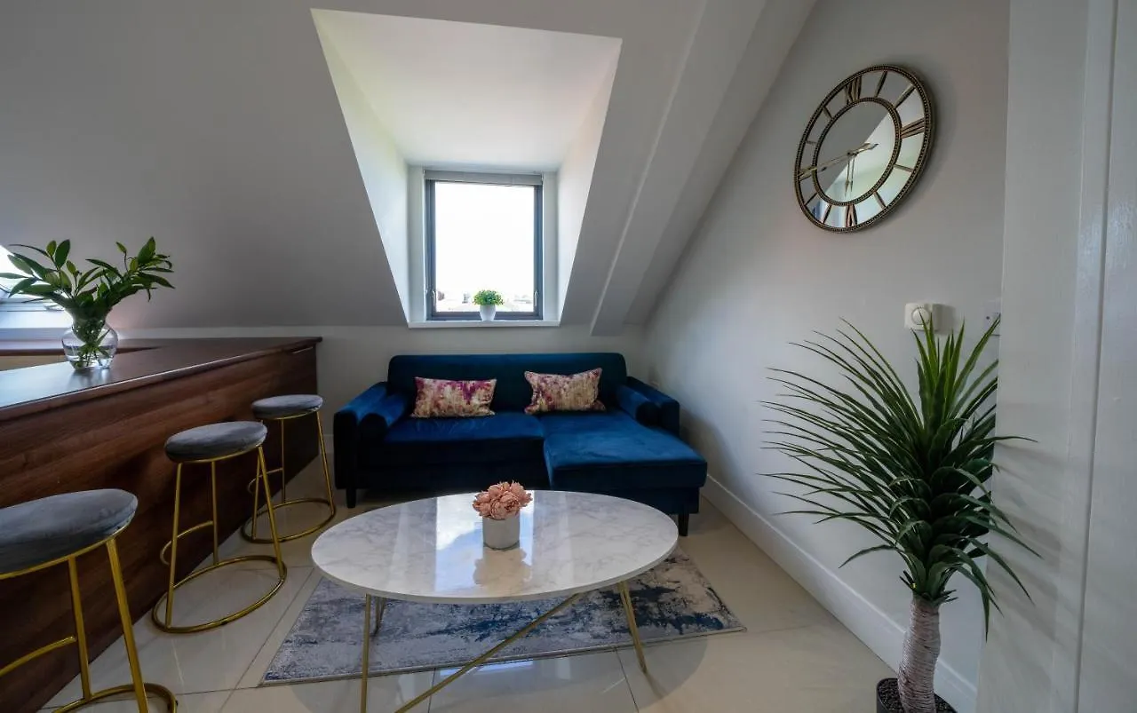 Three Bed Apartment Sleeps 5 In Botanic Belfast