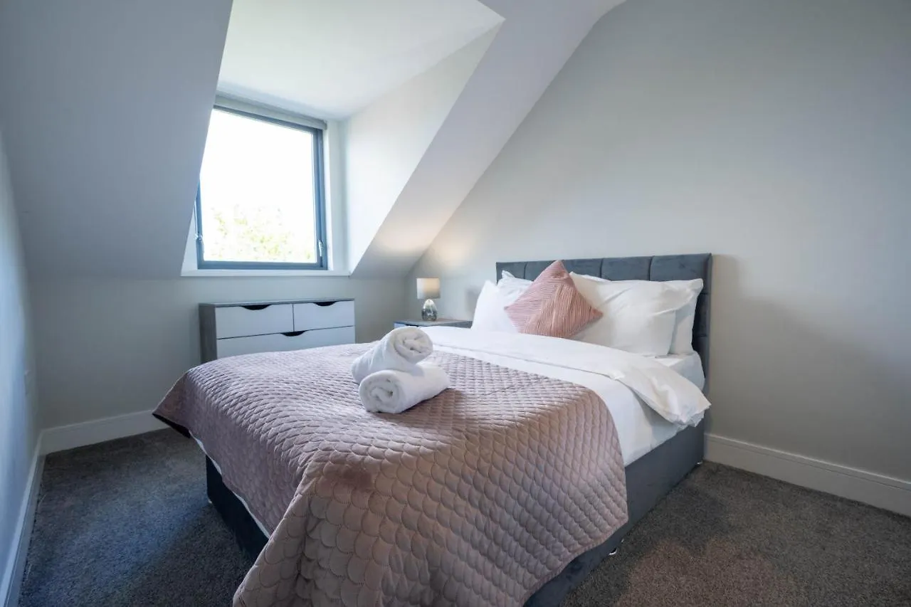 Three Bed Apartment Sleeps 5 In Botanic Belfast